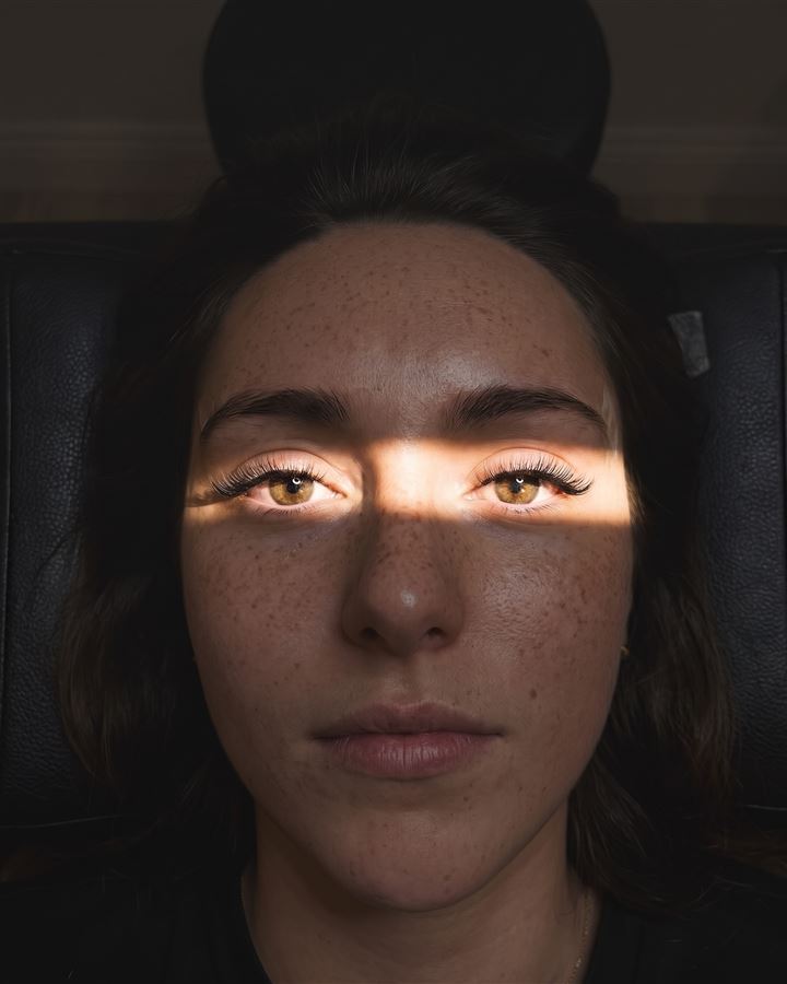 Faixa de sol nos olhos: foto feita com prompt