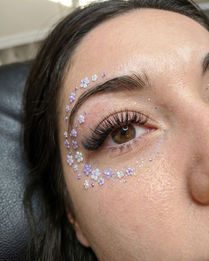 Florzinhas de glitter: foto feita com prompt